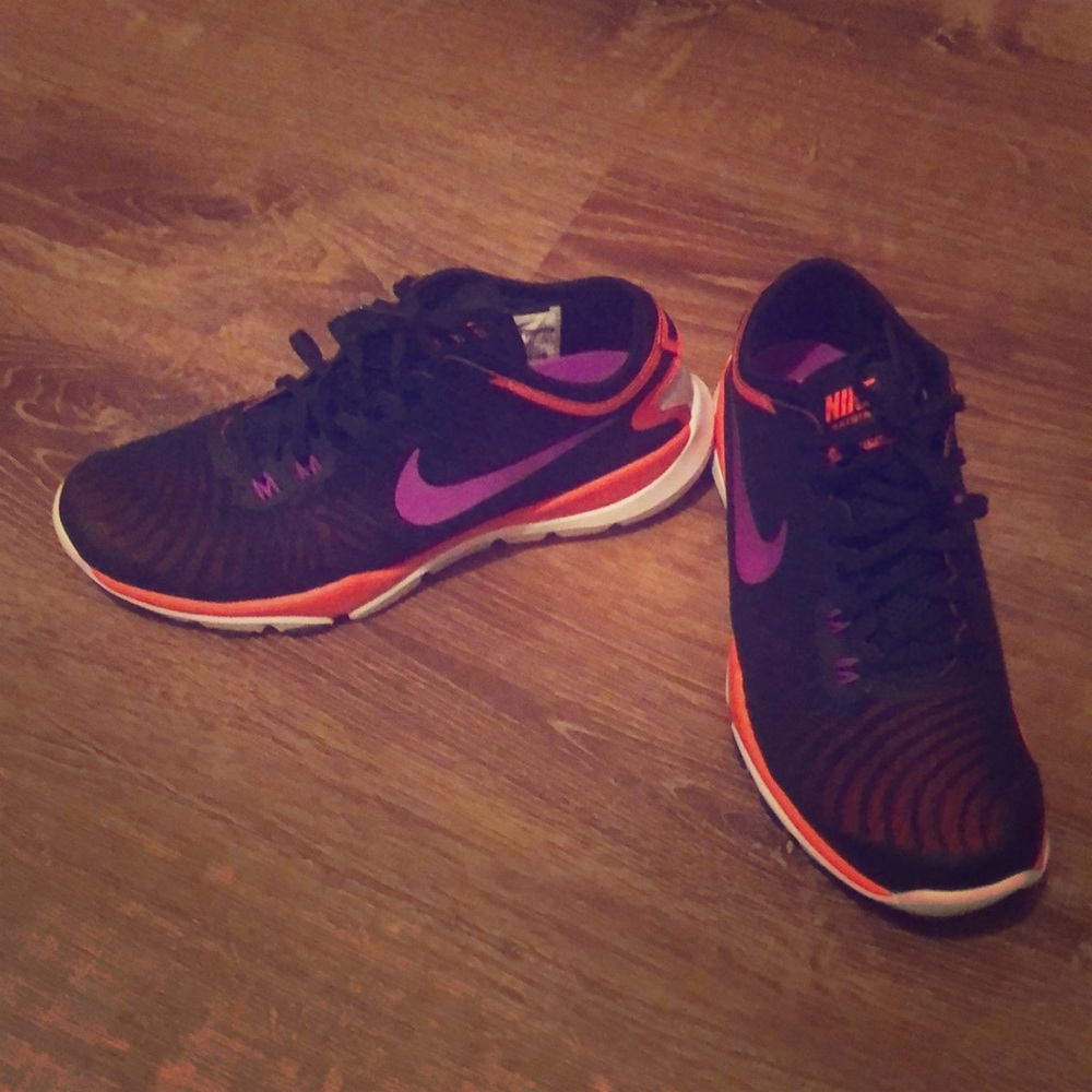 Women’s Nike Flex Supreme Tr 4, 9.5, Blck/Prpl/Org